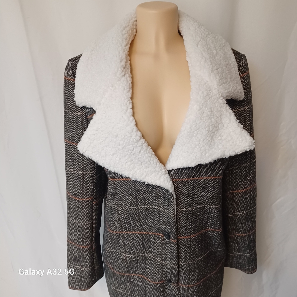 Altar'd State Gray and White Teddy Jacket with Plush Collar Size M - Picture 7 of 11